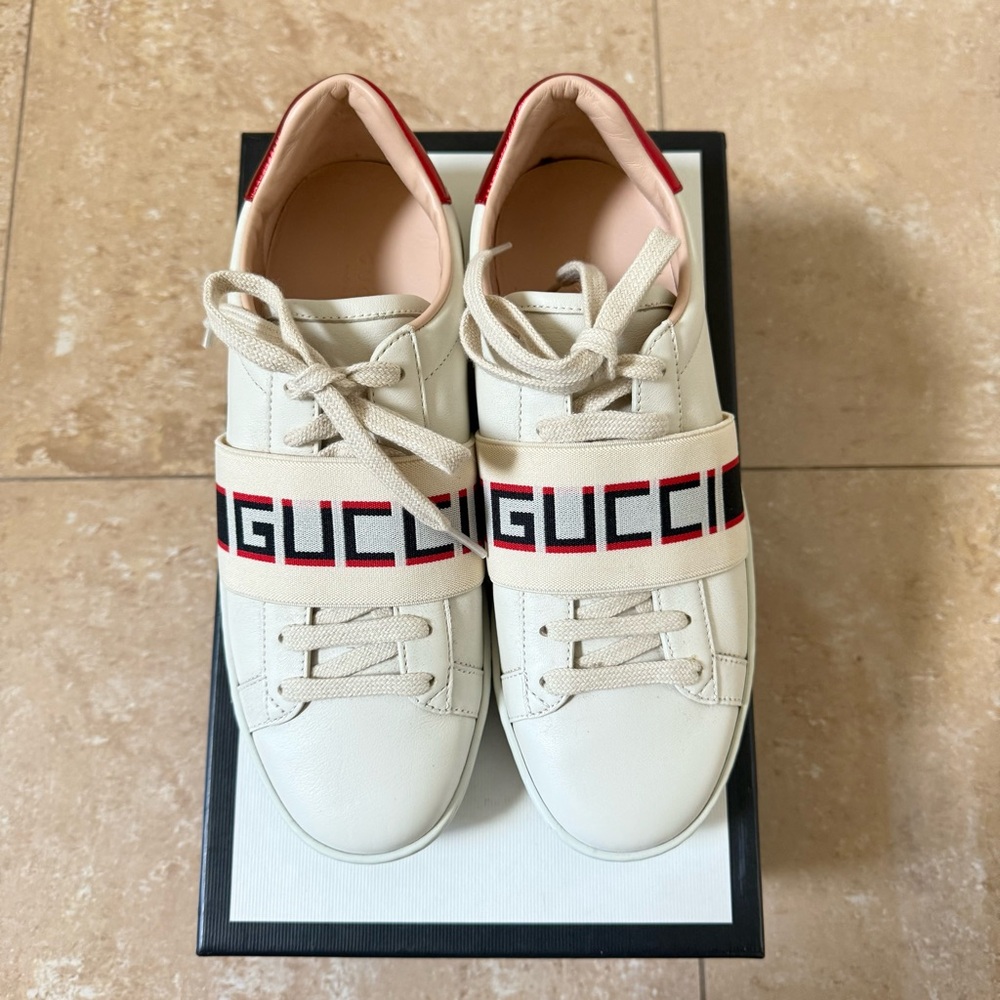 Gucci stripe ace sneaker!